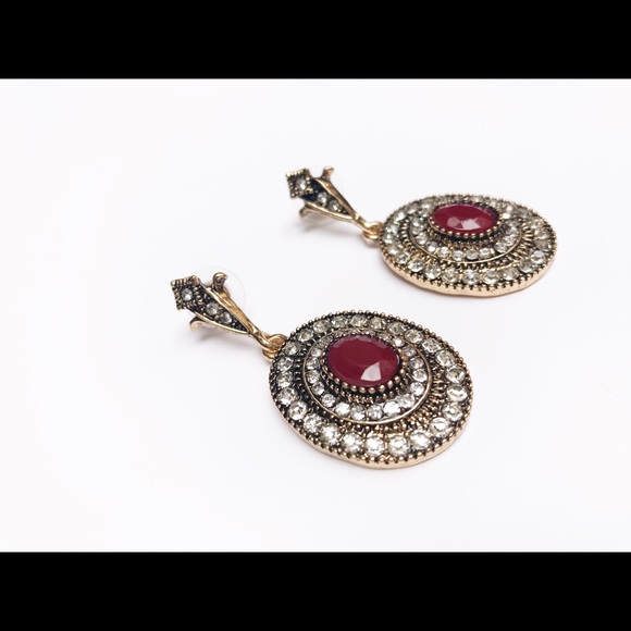 Gold/bronze earrings with rhinestones & red accent - Picture 4 of 8